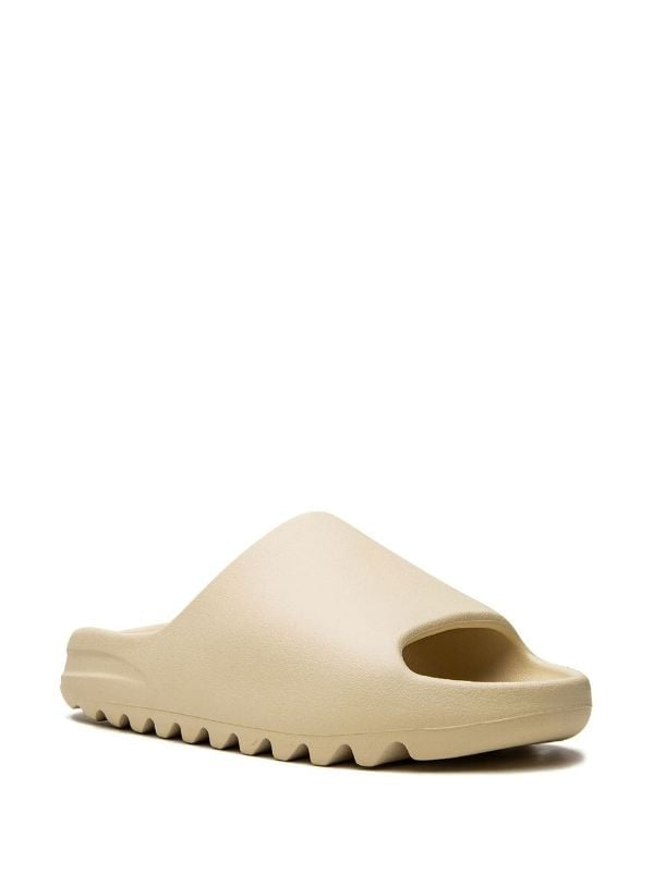 adidas Yeezy
"Bone" slides