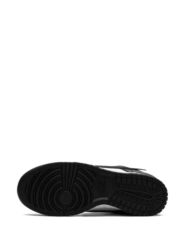 Nike Dunk Low Twist “Panda”