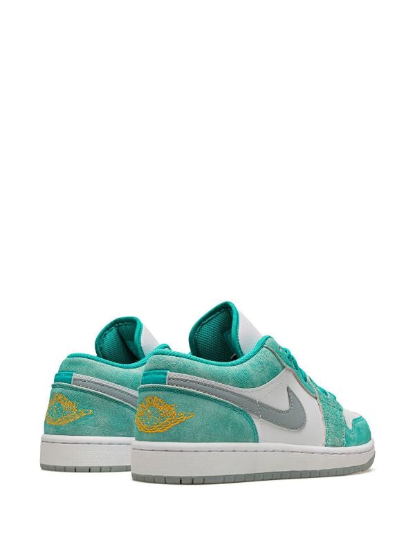 Air Jordan 1 Low SE "New Emerald" sneakers