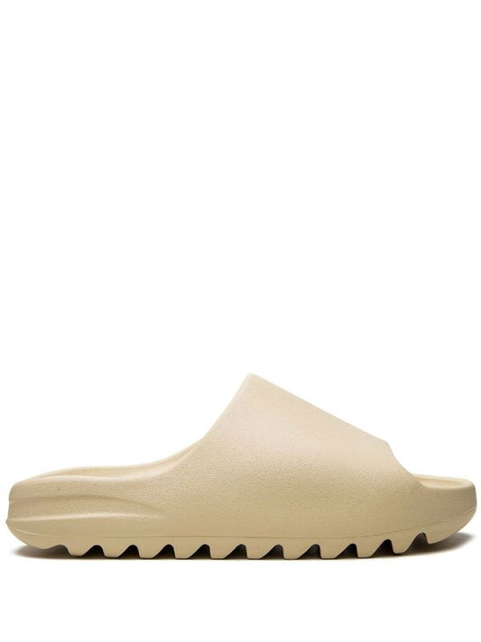 adidas Yeezy
"Bone" slides