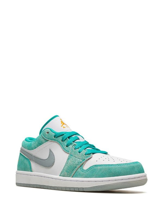 Air Jordan 1 Low SE "New Emerald" sneakers