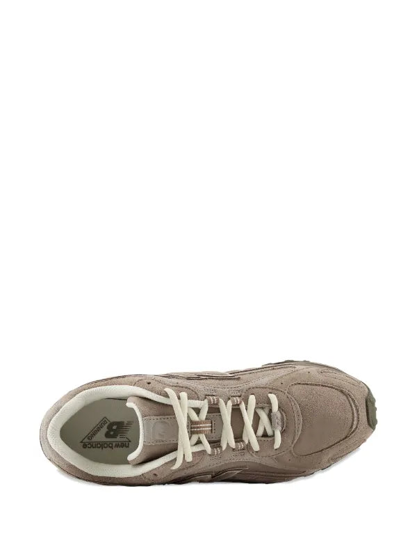 New Balance
204L "Mushroom/Arid Stone" sneakers