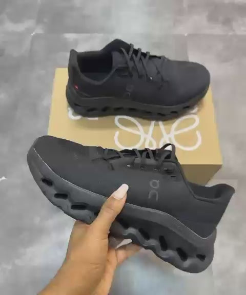 On Cloudtilt "Triple Black"