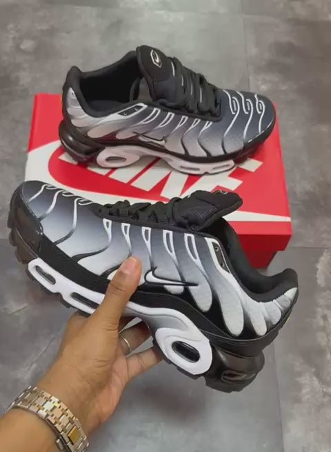 Nike Air Max Plus "Black/Silver" sneakers